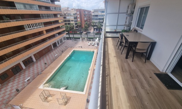Herverkoop - Apartment - Torrevieja - Playa del Cura