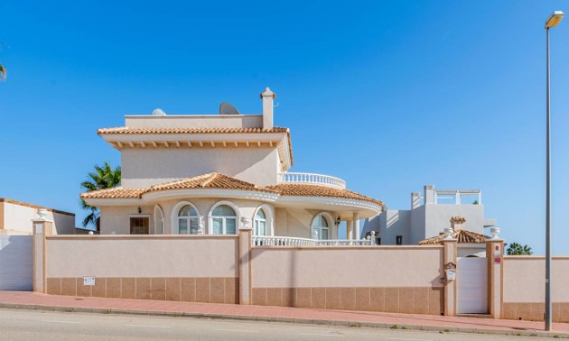 Resale - Villa - Ciudad Quesada