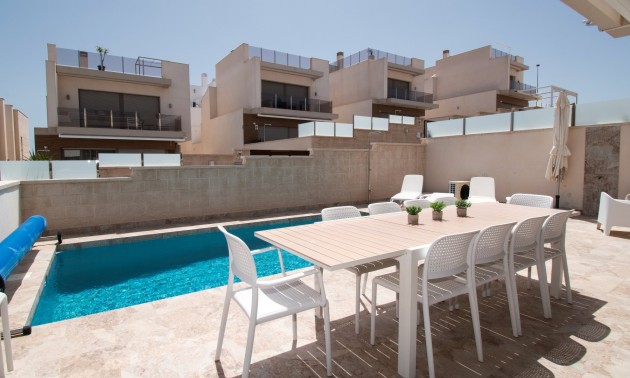 Herverkoop - Villa - Orihuela Costa - Villamartín