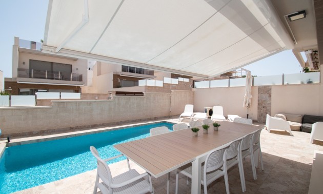 Herverkoop - Villa - Orihuela Costa - Villamartín
