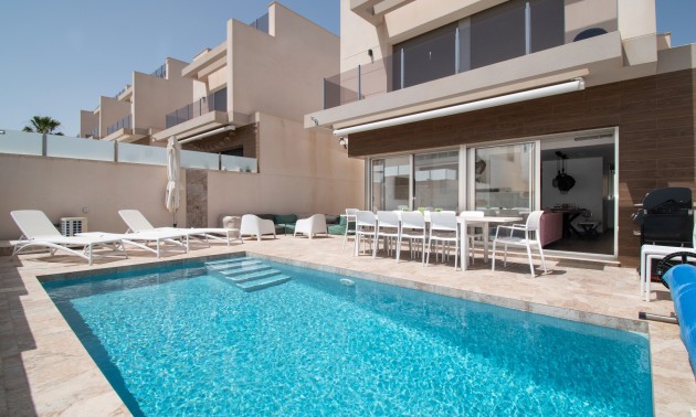 Herverkoop - Villa - Orihuela Costa - Villamartín
