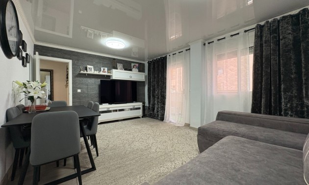 Resale - Apartment - Torrevieja - Center