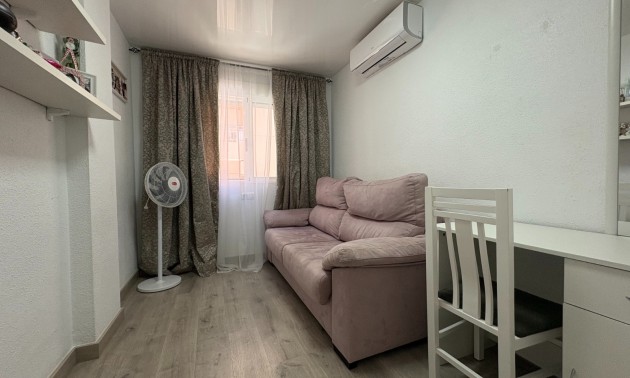 Resale - Apartment - Torrevieja - Center