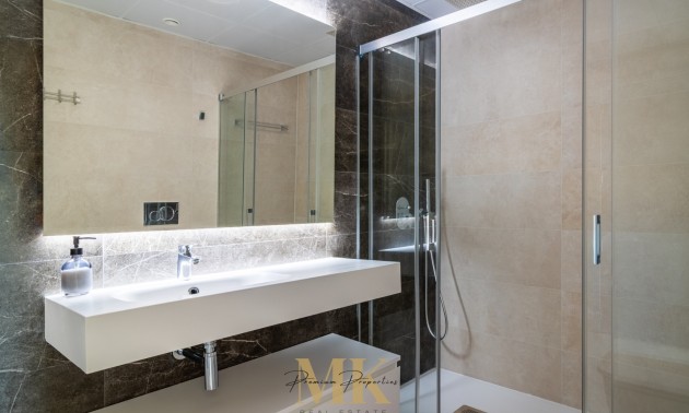 Herverkoop - Apartment - Benidorm - Playa Poniente