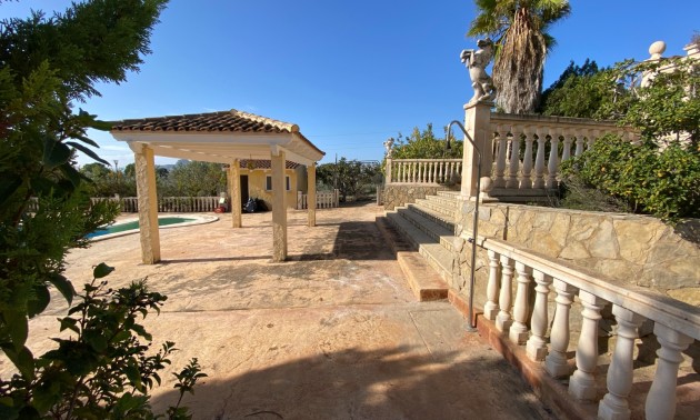 Resale - Villa - Sax
