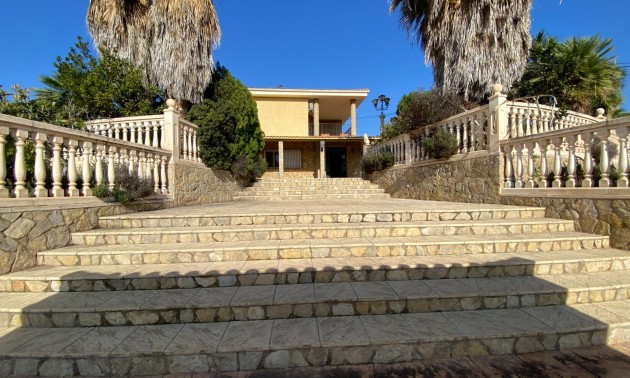 Resale - Villa - Sax