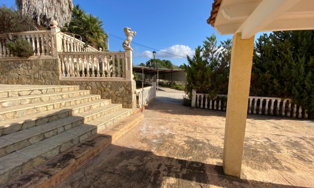 Resale - Villa - Sax
