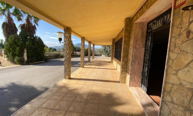 Resale - Villa - Sax