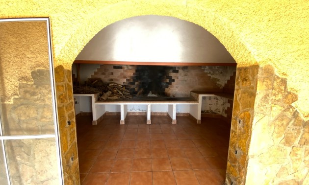 Resale - Villa - Sax