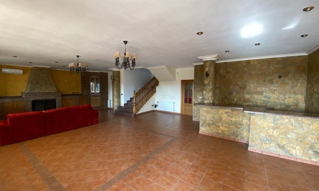 Resale - Villa - Sax
