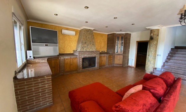 Resale - Villa - Sax