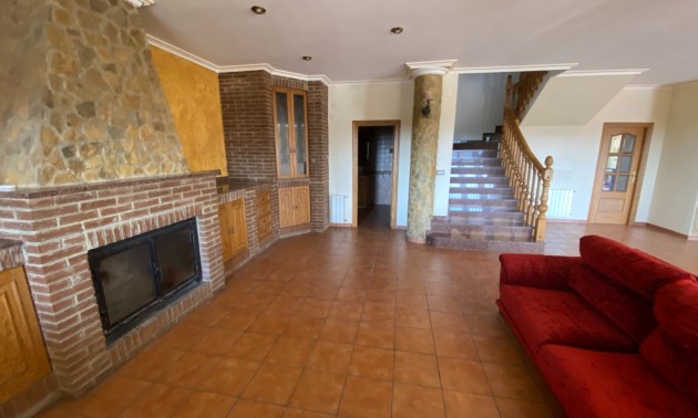 Resale - Villa - Sax