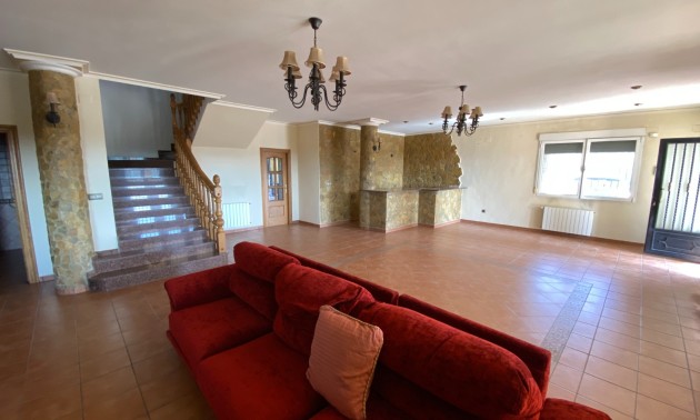 Resale - Villa - Sax