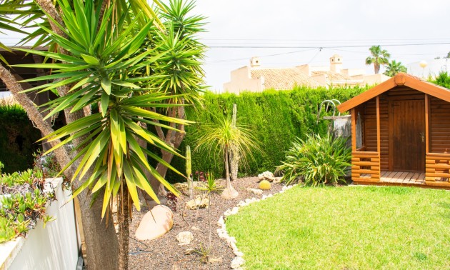 Herverkoop - Villa - Orihuela Costa - MUY CERCA DE LA PLAYA