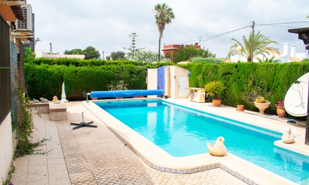 Herverkoop - Villa - Orihuela Costa - MUY CERCA DE LA PLAYA