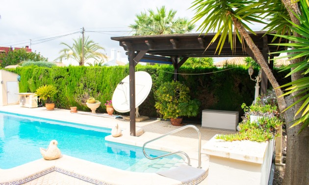 Herverkoop - Villa - Orihuela Costa - MUY CERCA DE LA PLAYA