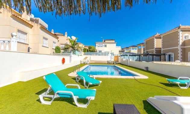 Herverkoop - Villa - Orihuela Costa - Villamartín