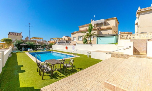 Herverkoop - Villa - Orihuela Costa - Villamartín