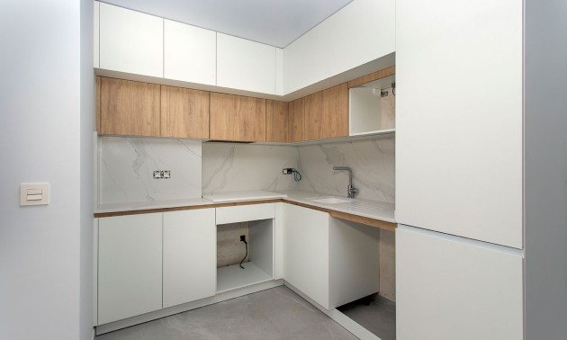 Herverkoop - Apartment - Torrevieja - Playa del Cura