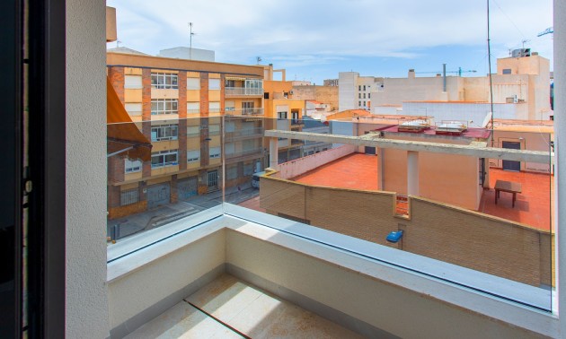 Herverkoop - Apartment - Torrevieja - Playa del Cura