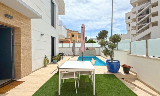 Herverkoop - Villa - Orihuela Costa - Villamartín