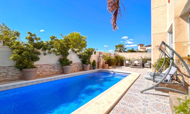Herverkoop - Villa - Orihuela Costa - La Zenia