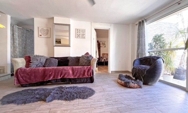 Herverkoop - Villa - Orihuela Costa - La Zenia