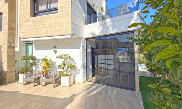 Herverkoop - Villa - Orihuela Costa - Villamartín