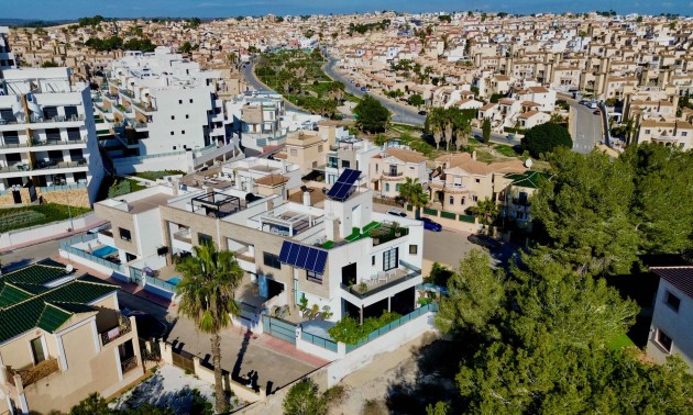 Herverkoop - Villa - Orihuela Costa - Villamartín