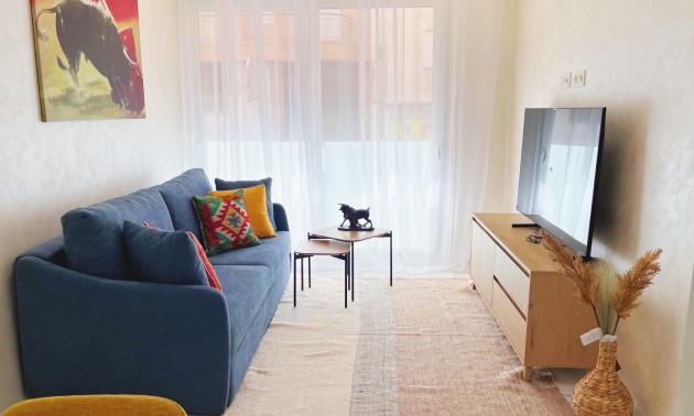 Herverkoop - Apartment - Torrevieja - Playa del Cura