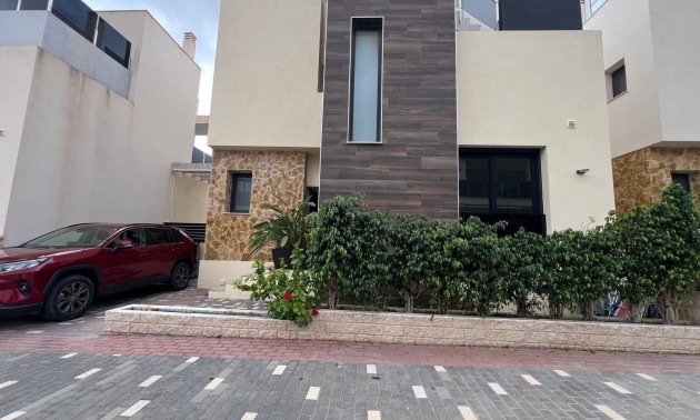 Herverkoop - Villa - Orihuela Costa - Lomas De Cabo Roig