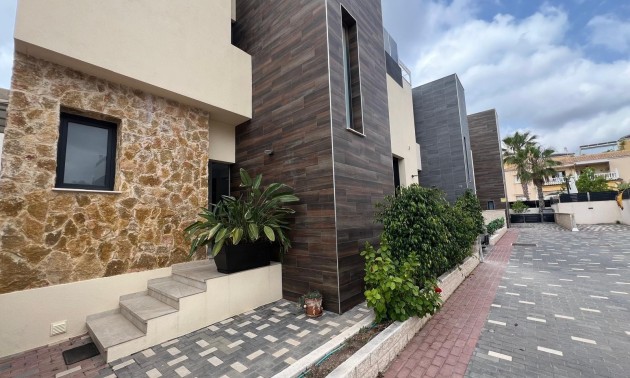 Herverkoop - Villa - Orihuela Costa - Lomas De Cabo Roig