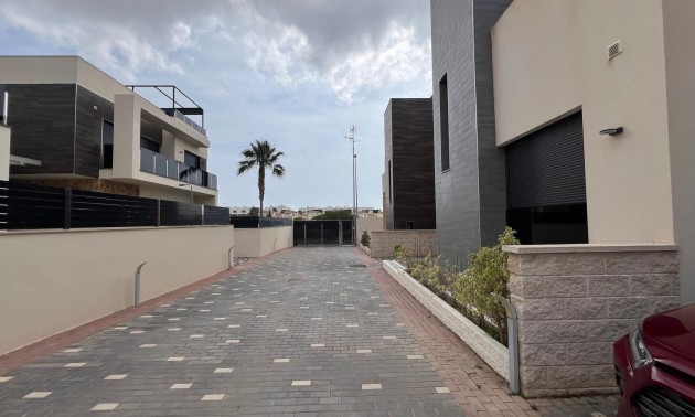 Herverkoop - Villa - Orihuela Costa - Lomas De Cabo Roig