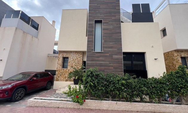 Herverkoop - Villa - Orihuela Costa - Lomas De Cabo Roig