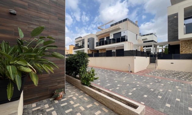 Herverkoop - Villa - Orihuela Costa - Lomas De Cabo Roig