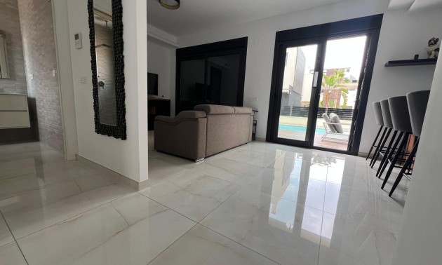 Herverkoop - Villa - Orihuela Costa - Lomas De Cabo Roig