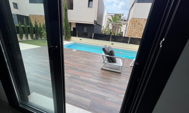 Herverkoop - Villa - Orihuela Costa - Lomas De Cabo Roig