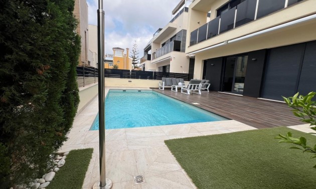 Herverkoop - Villa - Orihuela Costa - Lomas De Cabo Roig