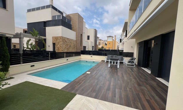 Herverkoop - Villa - Orihuela Costa - Lomas De Cabo Roig