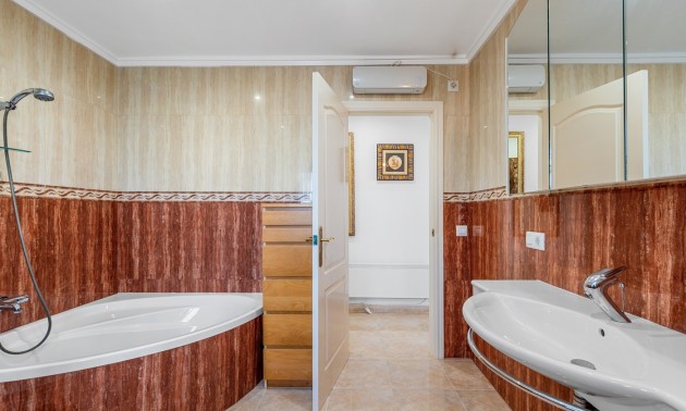 Resale - Villa - Ciudad Quesada
