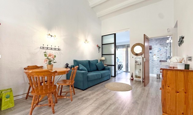 Herverkoop - Villa - Orihuela Costa - Punta Prima