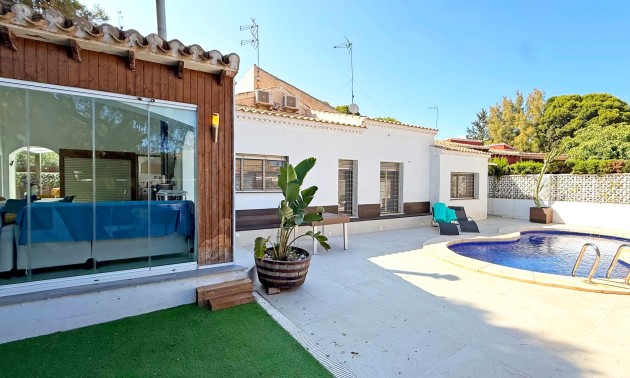 Herverkoop - Villa - Orihuela Costa - Punta Prima