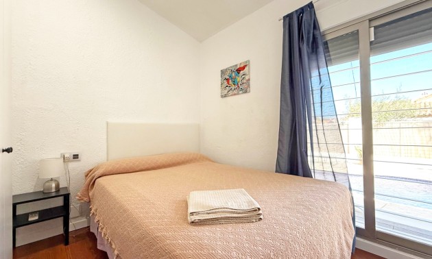 Herverkoop - Villa - Orihuela Costa - Punta Prima