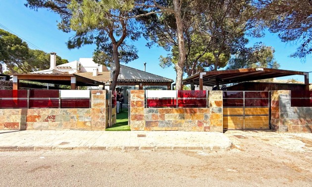 Herverkoop - Villa - Orihuela Costa - Punta Prima