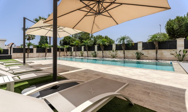 Herverkoop - Villa - Orihuela Costa - La Zenia