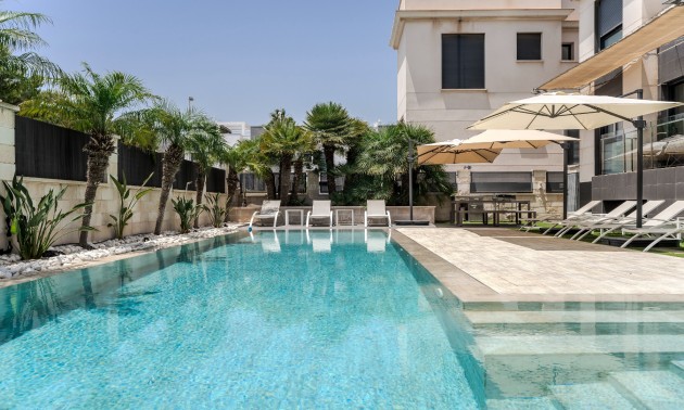 Herverkoop - Villa - Orihuela Costa - La Zenia