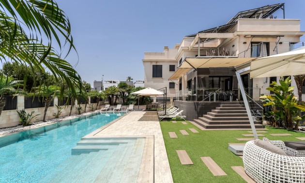 Herverkoop - Villa - Orihuela Costa - La Zenia