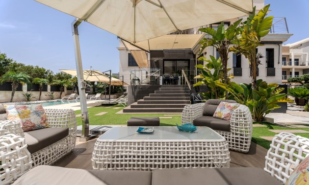 Herverkoop - Villa - Orihuela Costa - La Zenia