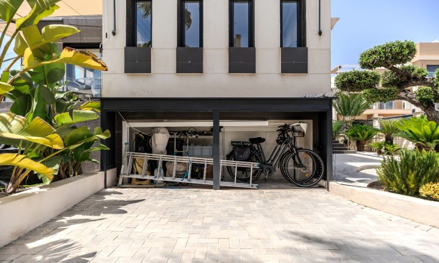 Herverkoop - Villa - Orihuela Costa - La Zenia
