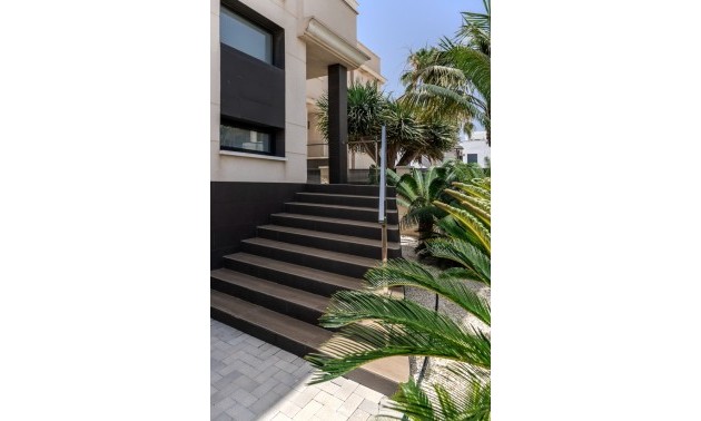 Herverkoop - Villa - Orihuela Costa - La Zenia
